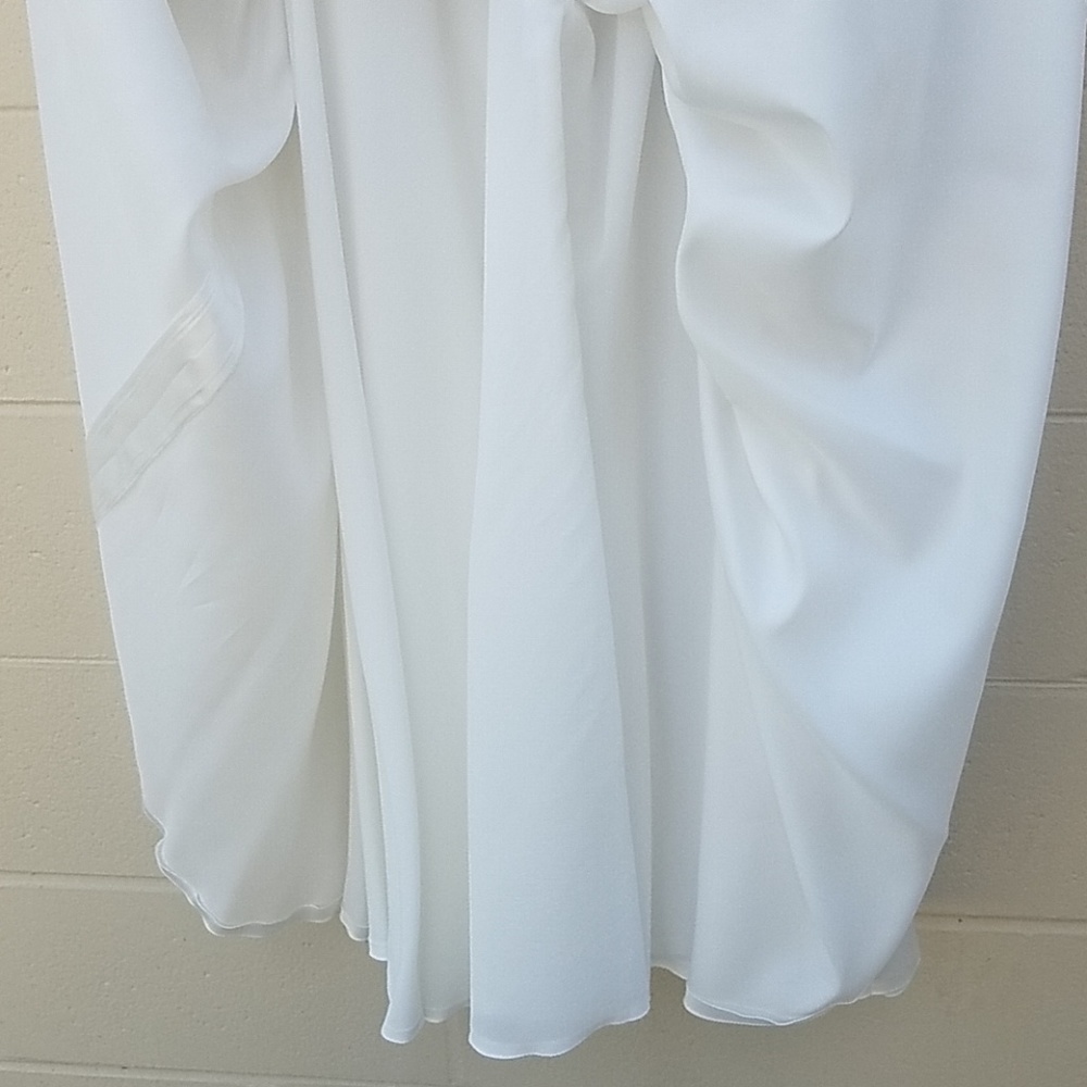 Beautiful Wedding Dress - Picture 7 of 8